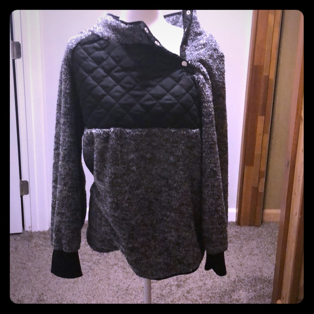 Fleece sweatshirt nwt